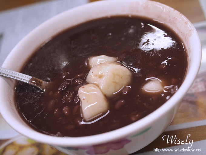 【食記】台北大安。捷運公館站：臺一牛奶大王＠冬至湯圓～紅豆小湯圓、酒釀湯蛋芝麻湯圓