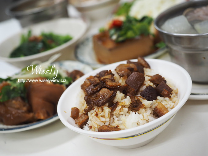 【食記】新北永和。捷運景安站：秀朗國小美食＠阿瑞魯肉飯～滷豬腳、冬瓜排骨湯&黑白切