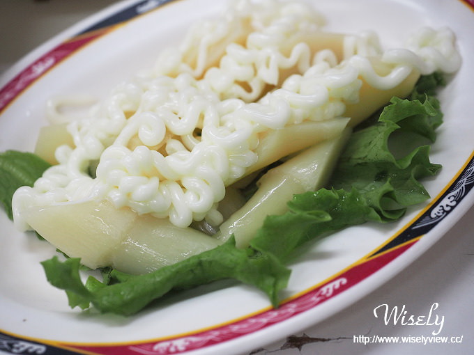 【食記】新北永和。捷運景安站：秀朗國小美食＠阿瑞魯肉飯～滷豬腳、冬瓜排骨湯&黑白切