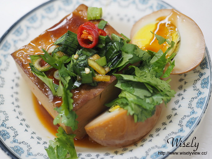 【食記】新北永和。捷運景安站：秀朗國小美食＠阿瑞魯肉飯～滷豬腳、冬瓜排骨湯&黑白切