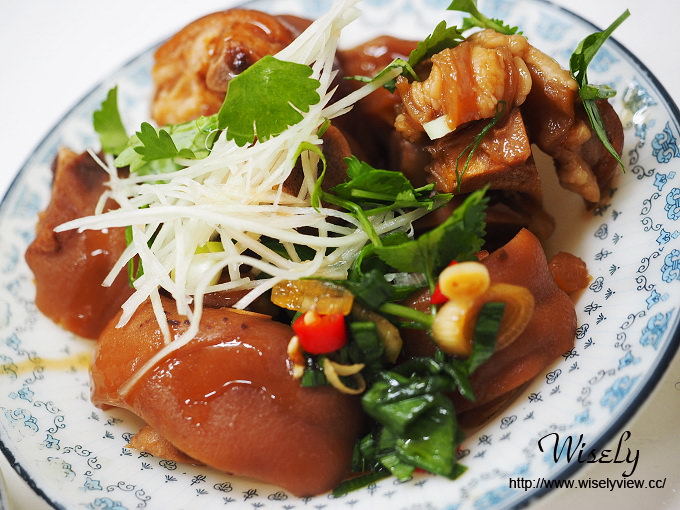 【食記】新北永和。捷運景安站：秀朗國小美食＠阿瑞魯肉飯～滷豬腳、冬瓜排骨湯&黑白切