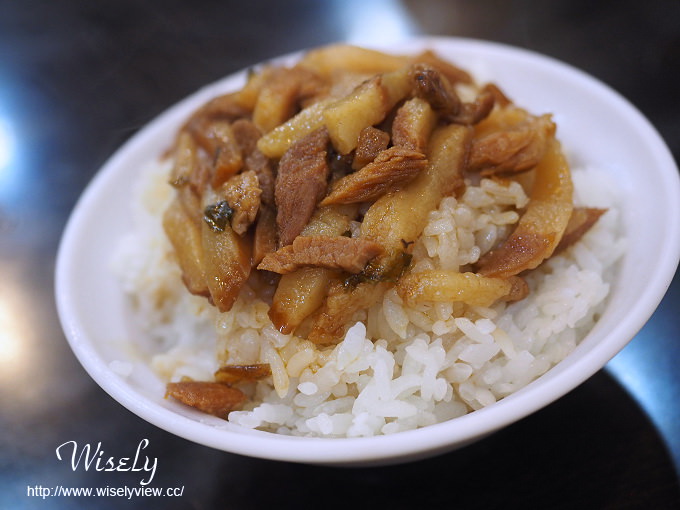 【食記】台北大同。捷運大橋頭站：延三夜市美食＠大橋頭魯肉飯～焢肉飯&排骨湯
