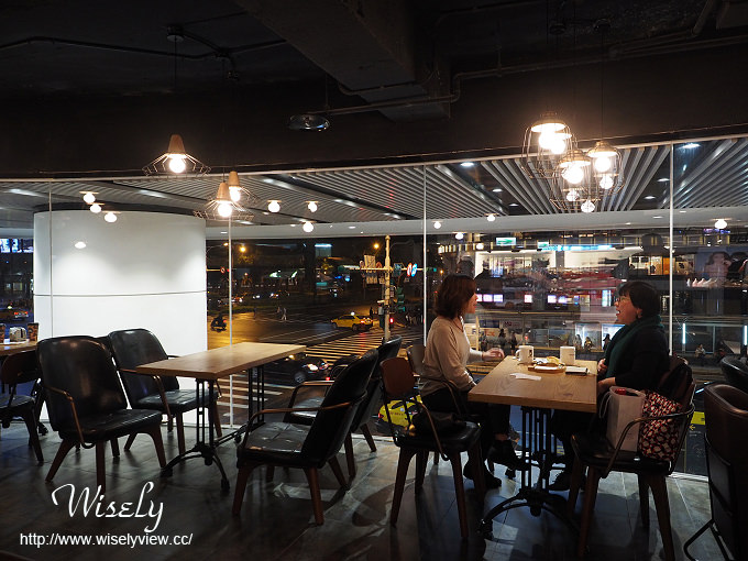 【食記】台北松山。捷運台北小巨蛋站：Breeze微風南京美食＠ZOO COFFEE～來自韓國登台的動物園咖啡
