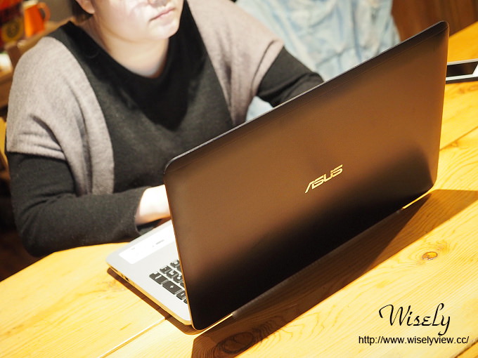 【開箱】3C。華碩4K筆記型電腦：ASUS VivoBook 4K VM590＠影像畫質更動人