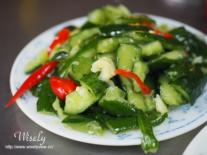 新店美食。新店中正路宵夜麵︱平價份量多，大推黑白切小菜～捷運七張站美食 x 新店牛肉麵 x 新店小吃