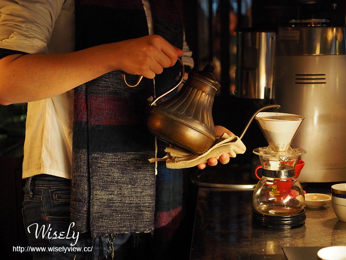 【食記】台北大安。捷運古亭站：秘氏咖啡(珈琲)＠懷舊上海風理髮院的藝文咖啡店