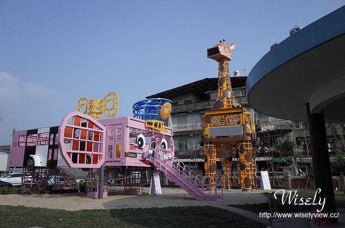 【遊記】宜蘭火車站前。幾米新景點：宜蘭幸福轉運站＠幾米繪本「忘記親一下」