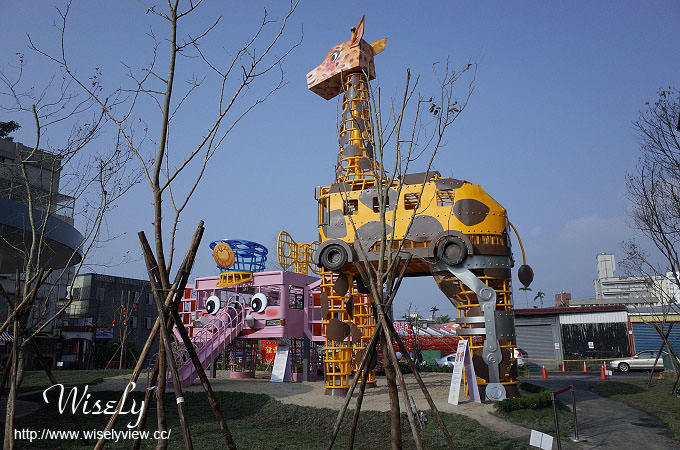 【遊記】宜蘭火車站前。幾米新景點：宜蘭幸福轉運站＠幾米繪本「忘記親一下」