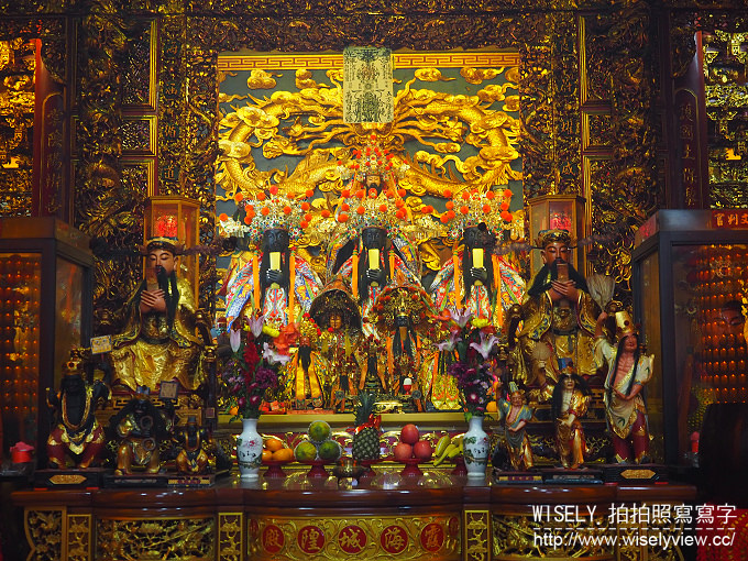 大台北財神廟。松山霞海城隍廟 五路財神爺︱農曆初五迎財神、補財庫、祭虎爺，還能拜月老～鄰近捷運松山站