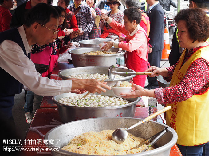 大台北財神廟。松山霞海城隍廟 五路財神爺︱農曆初五迎財神、補財庫、祭虎爺，還能拜月老～鄰近捷運松山站
