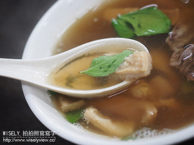 【食記】台北大安。捷運信義安和站：老李牛雜＠通化街裡老字號暖胃熱炒美食