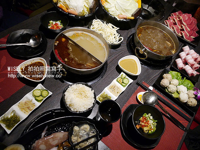 【食記】新北永和。捷運永安市場站：太妃殿精緻鴛鴦火鍋＠單人用餐個人麻辣鍋 @WISELY's 拍拍照寫寫字