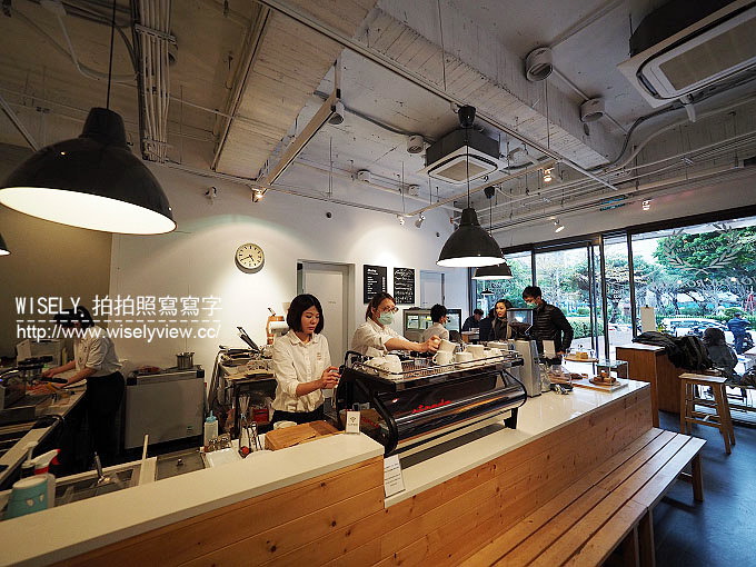 【食記】台北中山。捷運松江南京站：Fika Fika Café＠伊通街裡冠軍光環的北歐風咖啡館