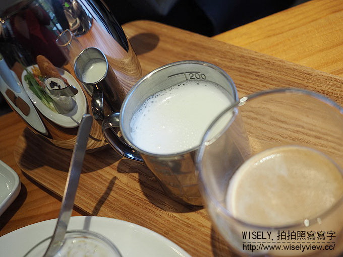 【食記】台北中山。捷運松江南京站：Fika Fika Café＠伊通街裡冠軍光環的北歐風咖啡館