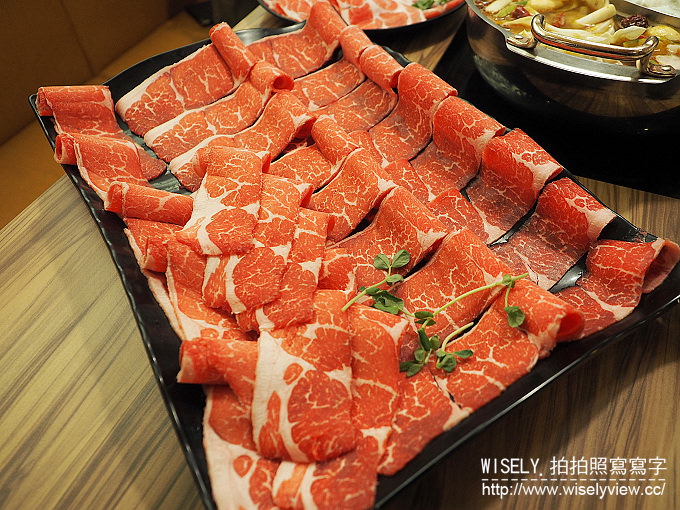 【食記】新北永和。捷運永安市場站：沸騰shabushabu涮涮鍋＠平價高級肉專售
