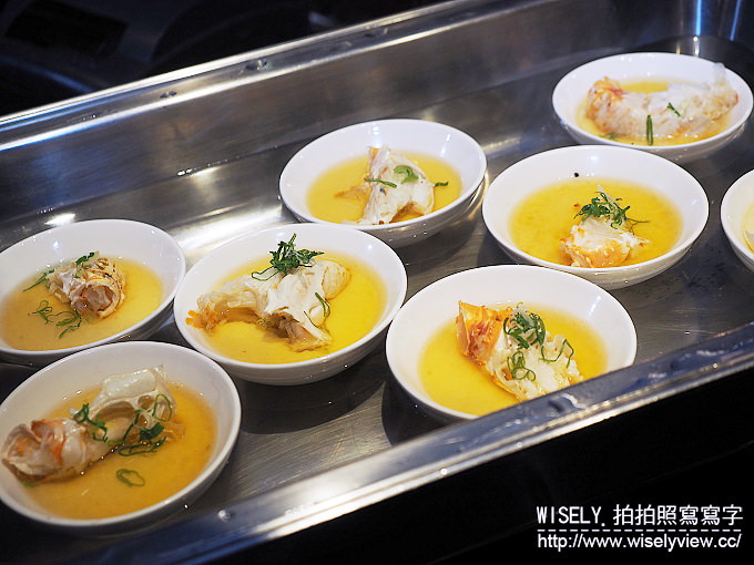 【食記】台北大同。捷運台北車站：君品酒店-雲軒西餐廳＠龍蝦帝王蟹12宴(自助餐吃到飽)