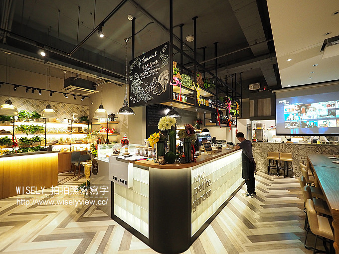 【食記】台北中山。捷運松江南京站：老爺。小花園Royal Petitle Garden＠與花草為伍的餐廳