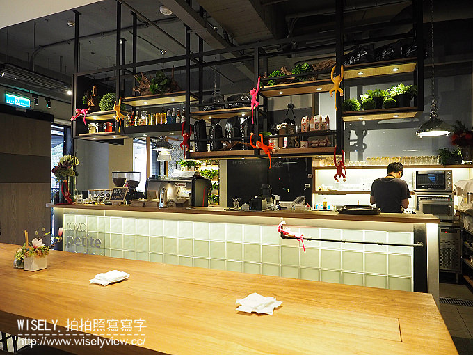 【食記】台北中山。捷運松江南京站：老爺。小花園Royal Petitle Garden＠與花草為伍的餐廳