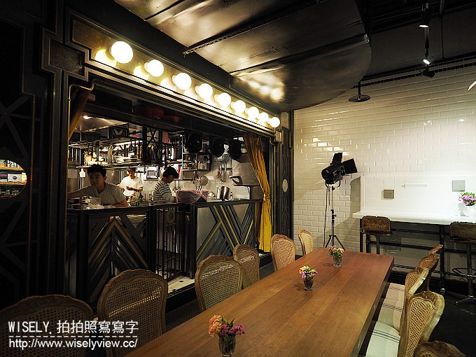 【食記】台北信義。捷運市政府站：VVG Action好樣情事(誠品松菸)＠電影片場概念餐廳