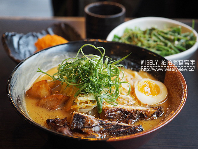 【食記】台北中山。捷運松江南京站：三友拉麵(南京店)@小豆島醬油混濃郁豚骨湯頭