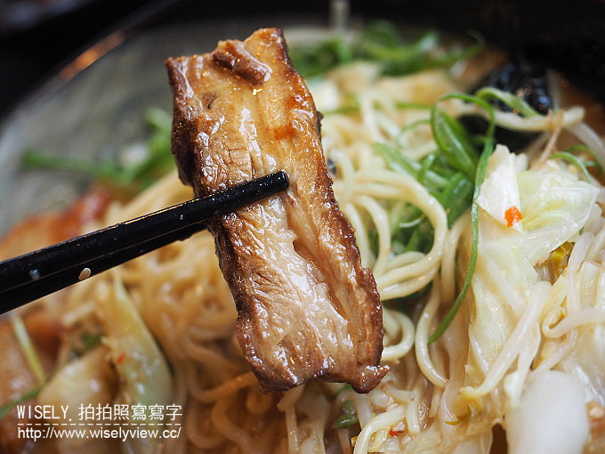 【食記】台北中山。捷運松江南京站：三友拉麵(南京店)@小豆島醬油混濃郁豚骨湯頭