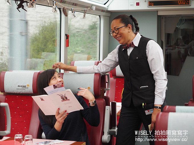 【旅行】歐洲。瑞士：五大名峰十日遊-06：冰河列車體驗、皮拉圖斯峰、琉森獅子紀念碑、盧塞恩施威霍夫酒店、琉森車站與河畔夜景