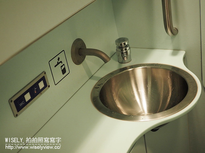 【旅行】歐洲。瑞士：五大名峰十日遊-06：冰河列車體驗、皮拉圖斯峰、琉森獅子紀念碑、盧塞恩施威霍夫酒店、琉森車站與河畔夜景