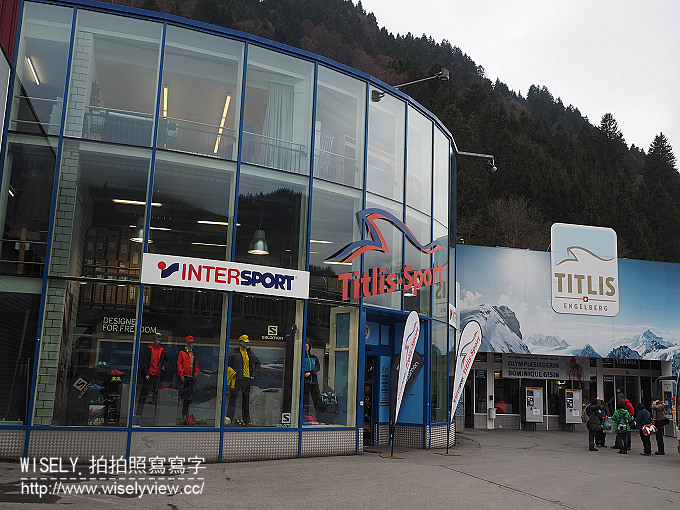 【旅行】歐洲。瑞士：五大名峰十日遊-07：鐵力士峰(旋轉式纜車、天空步道、飛渡吊椅、冰川樂園)，Chateau Gutsch古堡旅館觀景、天鵝湖廣場漫遊(Bachmann甜點店、Backerei Hug烘培屋、Starbucks星巴克)、穆西橋城牆塔樓、卡貝爾橋隨拍、Hotel-Restaurant Wilden Mann晚餐