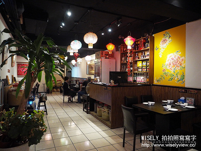 【食記】台北大安。捷運大安站：饕鍋(鴛鴦火鍋)＠酸菜白肉鍋&養身麻辣鍋～單點制