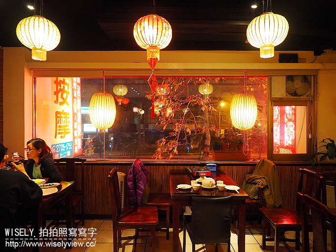 【食記】台北大安。捷運大安站：饕鍋(鴛鴦火鍋)＠酸菜白肉鍋&養身麻辣鍋～單點制