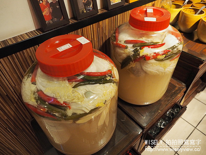 【食記】台北大安。捷運大安站：饕鍋(鴛鴦火鍋)＠酸菜白肉鍋&養身麻辣鍋～單點制