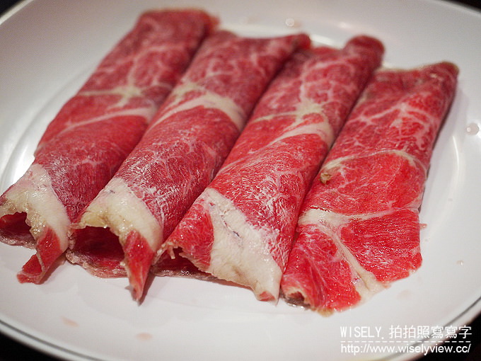 【食記】台北大安。捷運大安站：饕鍋(鴛鴦火鍋)＠酸菜白肉鍋&養身麻辣鍋～單點制