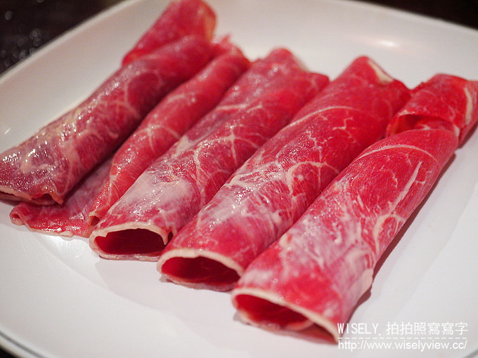 【食記】台北大安。捷運大安站：饕鍋(鴛鴦火鍋)＠酸菜白肉鍋&養身麻辣鍋～單點制