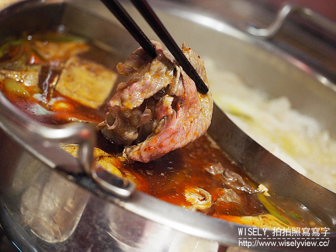【食記】台北大安。捷運大安站：饕鍋(鴛鴦火鍋)＠酸菜白肉鍋&養身麻辣鍋～單點制