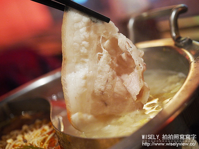 【食記】台北大安。捷運大安站：饕鍋(鴛鴦火鍋)＠酸菜白肉鍋&養身麻辣鍋～單點制