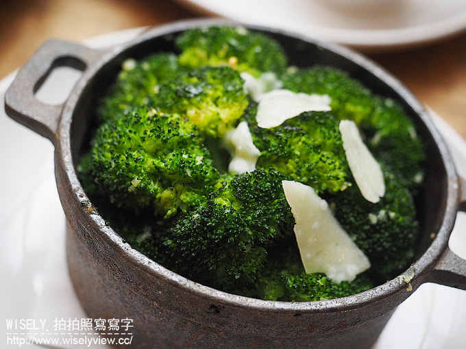 【食記】台北中山。捷運圓山站：Butcher’s Kitchen肉鋪廚房牛排館(花博店)＠慢煎的戰斧牛排