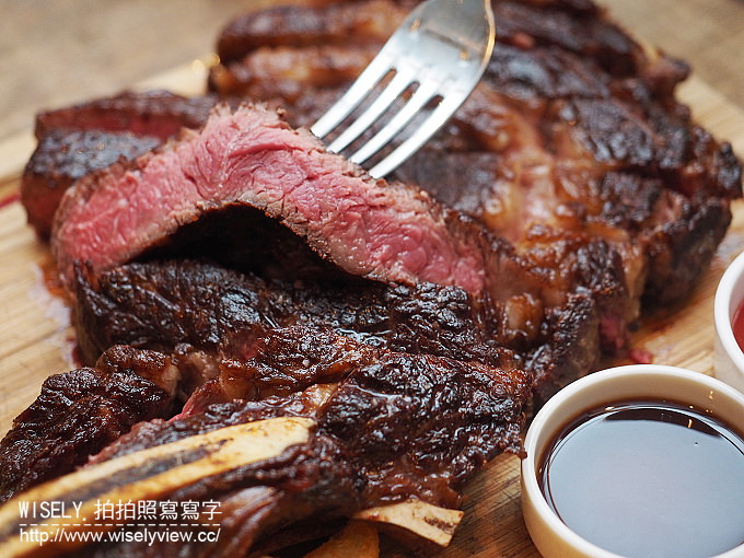 【食記】台北中山。捷運圓山站：Butcher’s Kitchen肉鋪廚房牛排館(花博店)＠慢煎的戰斧牛排