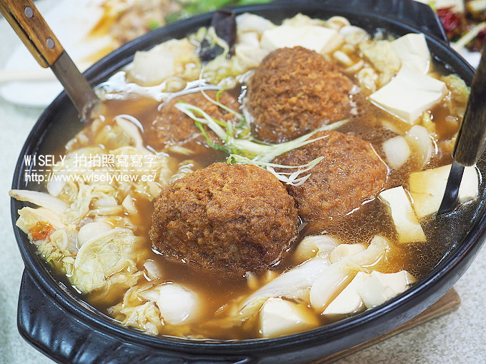 【歇業】台北萬華。捷運西門站：美味小館(西門町)＠遠近馳名的獅子頭砂鍋跟棒球一樣大 @WISELY's 拍拍照寫寫字