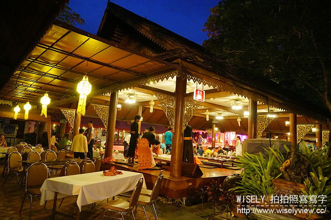 【旅行】2016泰國清邁清萊六日遊-04：龍坤藝術廟(白廟/靈光寺)、Meena Rice Based Cuisine(午餐)、博上手工雨傘製作體驗、大象彩繪工坊、清邁斯麗帕娜別墅度假村(下榻)、Khum Khantoke康托克帝王餐