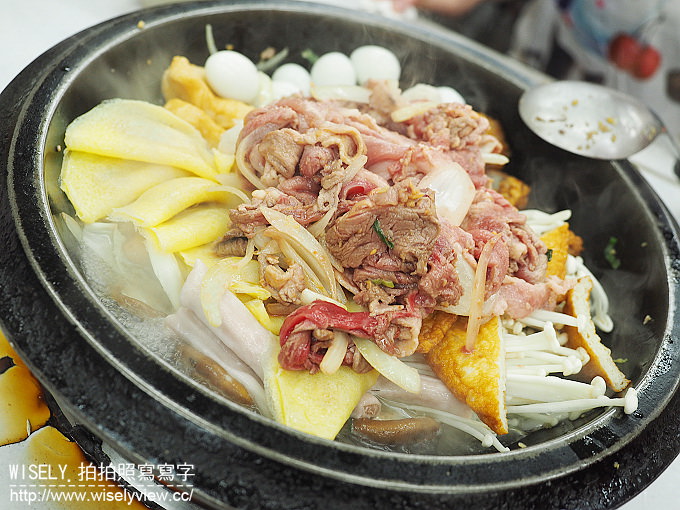 【食記】台北松山。捷運南京三民站：小紅莓自助火鍋城(石頭火鍋)＠三十五年老字號火鍋店