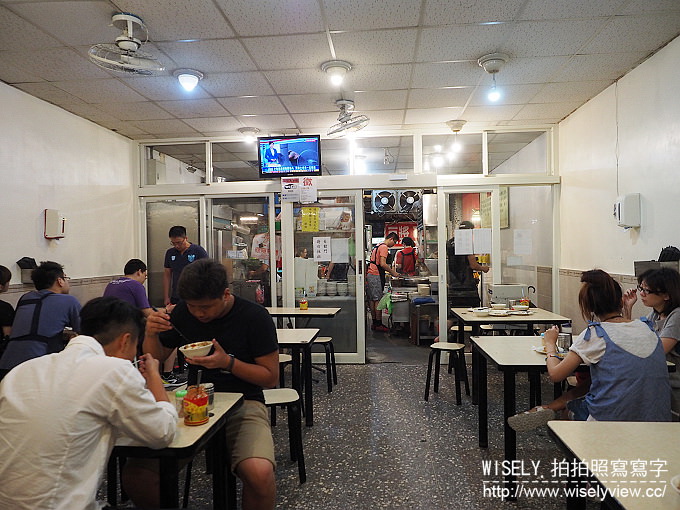 【食記】新北新店。捷運新店區公所站：七張米粉湯＠在地老字號營業至凌晨3點小吃店