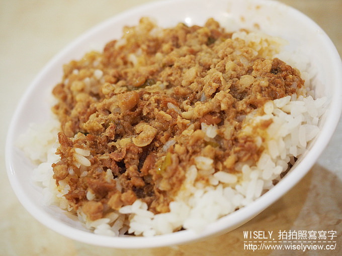 【食記】新北新店。捷運新店區公所站：七張米粉湯＠在地老字號營業至凌晨3點小吃店