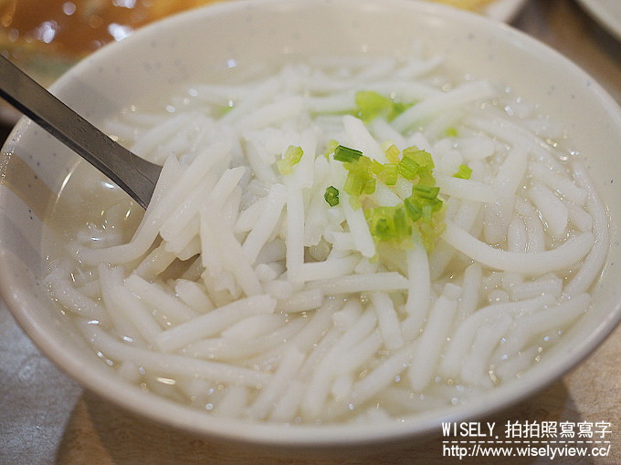 【食記】新北新店。捷運新店區公所站：七張米粉湯＠在地老字號營業至凌晨3點小吃店