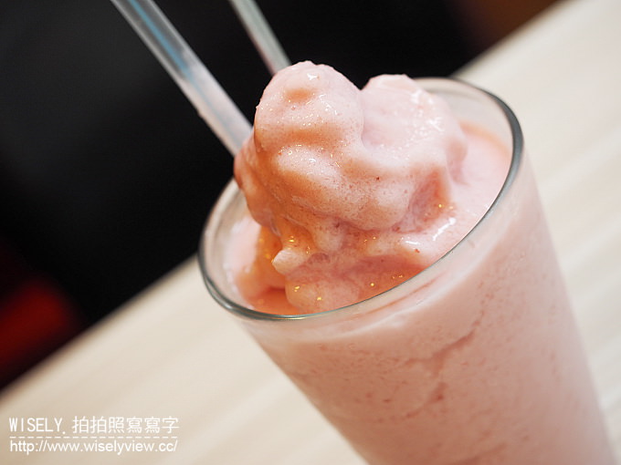 【食記】台北萬華。捷運西門站：1861 Café：西門町的美國街裡二樓輕食餐廳