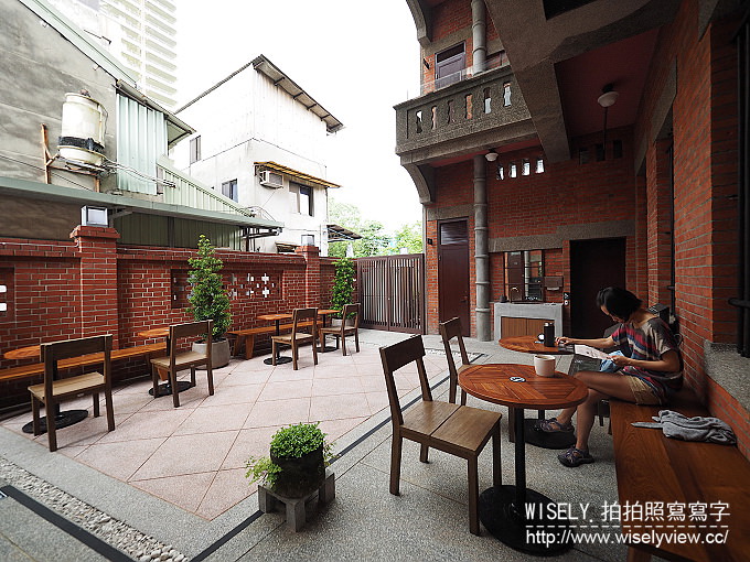 【遊記】台北市。萬華區:Starbucks 星巴克咖啡「艋舺門市」@捷運龍山寺站附近的林家古宅 【遊記】台北市。萬華區:Starbucks 星巴克咖啡「艋舺門市」@捷運龍山寺站附近的林家古宅