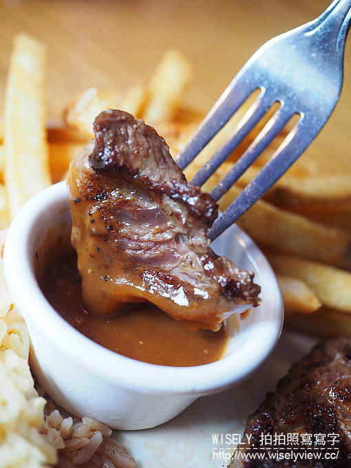 【歇業】台北松山。捷運小巨蛋站:American Steakhouse 台北敦北店@牛肉專家在地新品牌,肋眼牛排與驚奇牛肉漢堡超好吃! 【歇業】台北松山。捷運小巨蛋站:American Steakhouse 台北敦北店@牛肉專家在地新品牌,肋眼牛排與驚奇牛肉漢堡超好吃!
