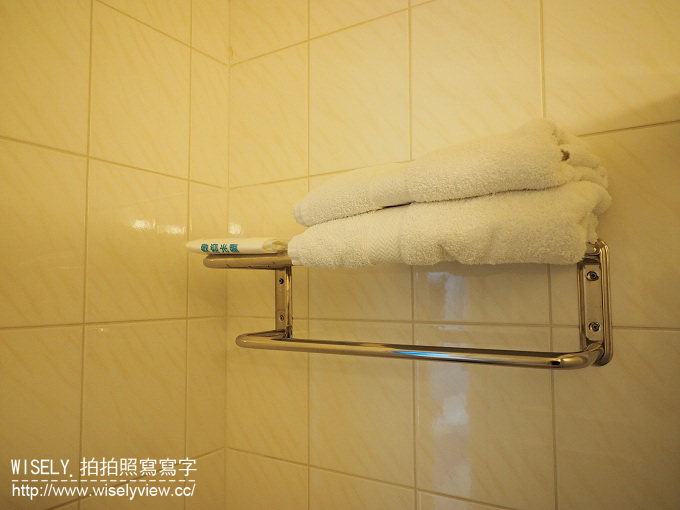 【住宿】高雄市。苓雅區：85大樓美麗灣日租套房＠平價背包客最愛，鄰近捷運三多商圈站與自強(苓雅)夜市，還可眺遠美麗港都景色
