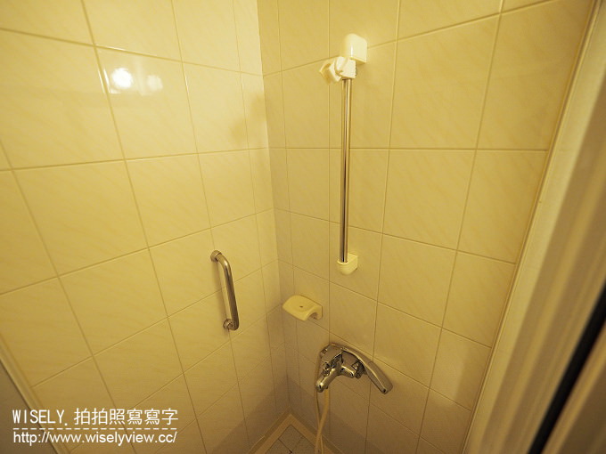 【住宿】高雄市。苓雅區：85大樓美麗灣日租套房＠平價背包客最愛，鄰近捷運三多商圈站與自強(苓雅)夜市，還可眺遠美麗港都景色
