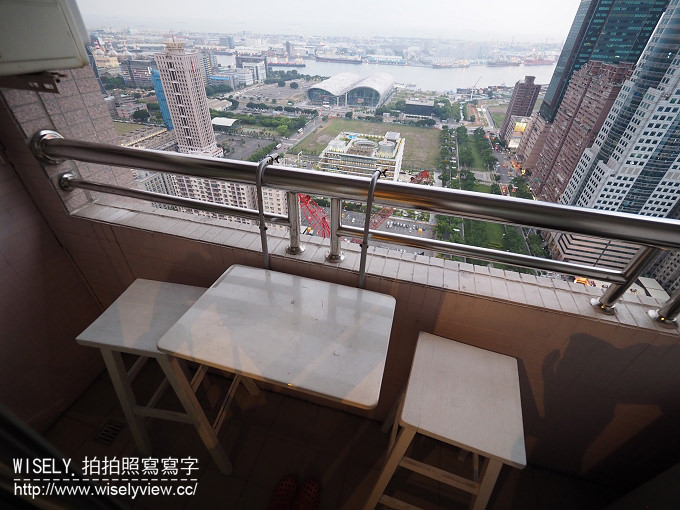 【住宿】高雄市。前鎮區：米果的家主題套房：捷運三多商圈站一帶，37樓高廣濶景觀