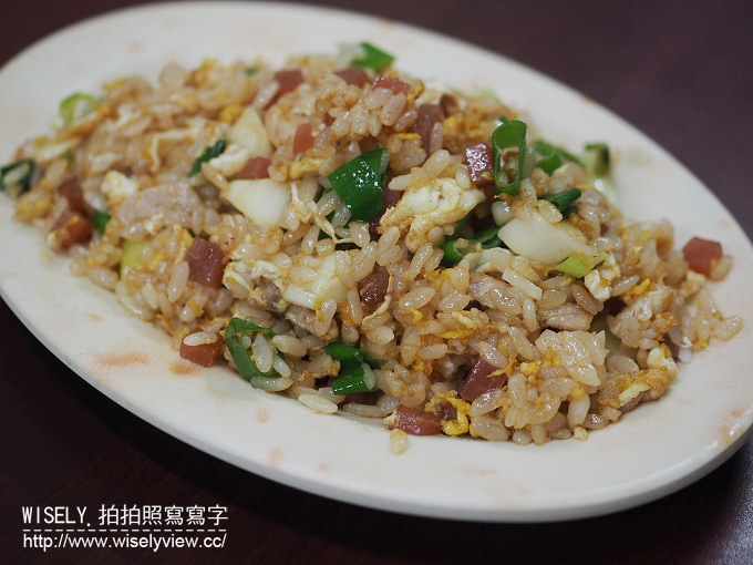 【食記】高雄新興。捷運中央公園站：雞伯燒酒雞＠不喜歡也一吃成主顧的苦瓜鳳梨雞～大推